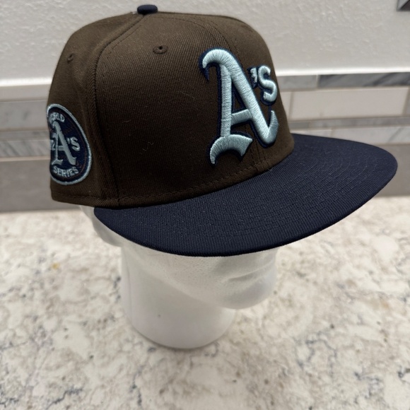 New Era Brown /Navy Athletics 59FIFTY fitted Hat - Picture 2 of 7